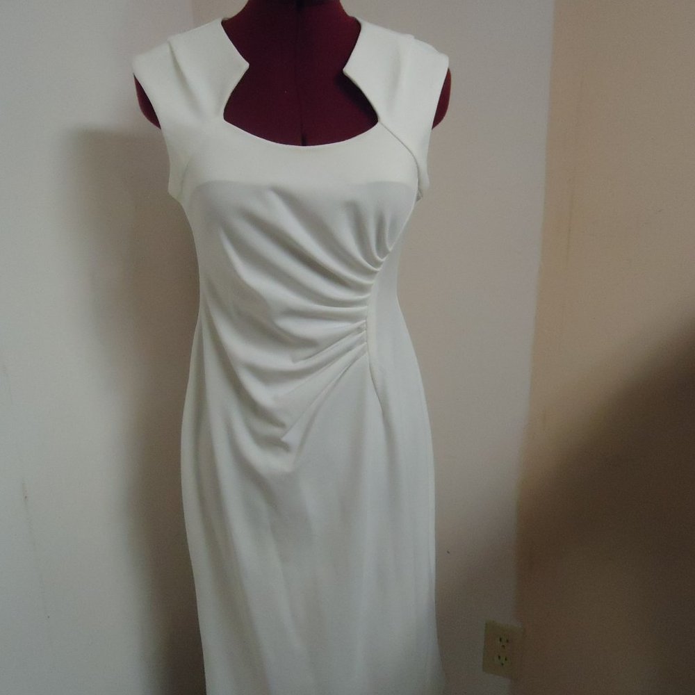 Shelby & Palmer size 6 White Midi Length Dress
